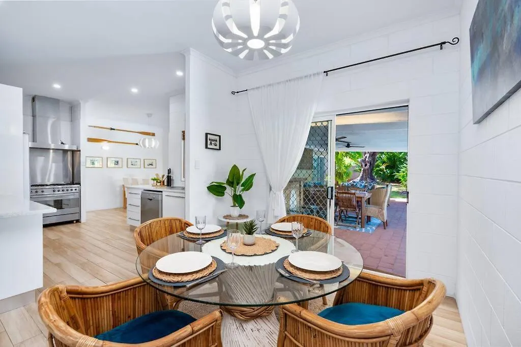 Trinity Beach Family Getaway 4Br, Sleeps 10 - Pool Hébergement de vacances Trinity Beach